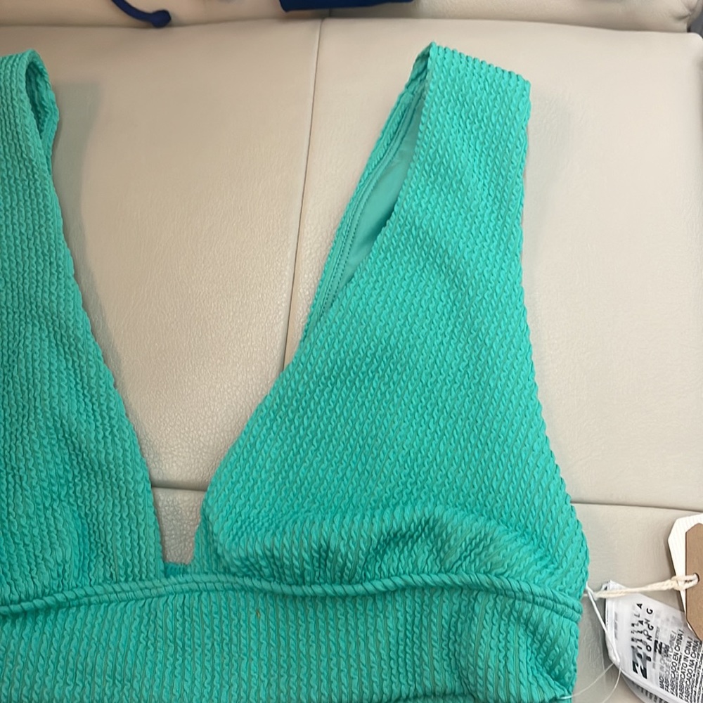 🆕NWT Billabong Summer High Plunge Bikini Top - Picture 5 of 6